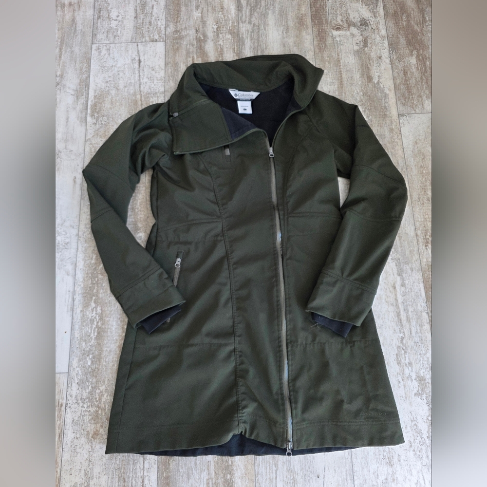 Womans Columbia olive green size large Belle de tour trench coat jacket omnishei